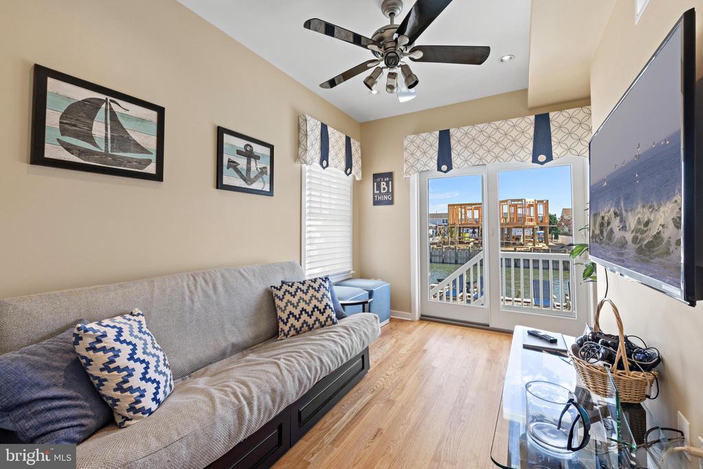 15 W RYERSON LANE