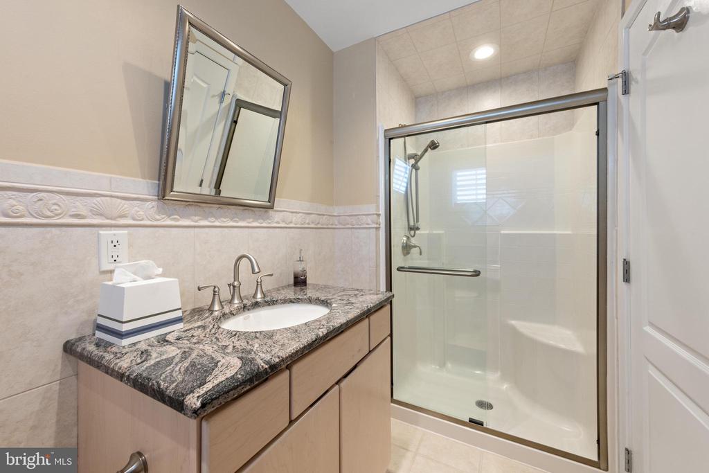 15 W RYERSON LANE