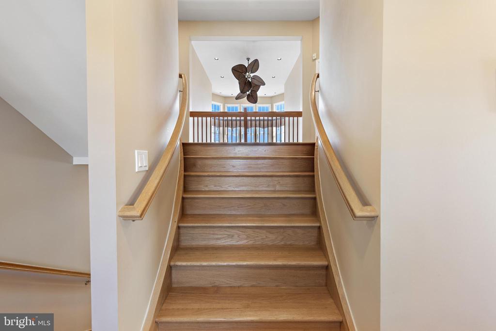 15 W RYERSON LANE