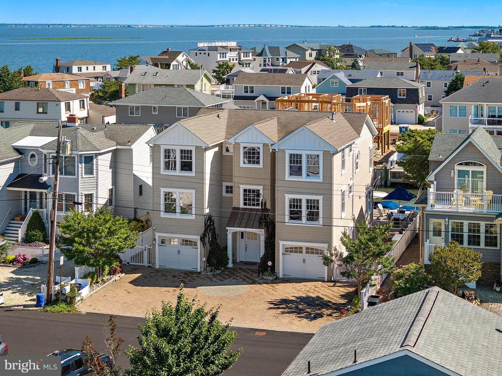 15 W RYERSON LANE