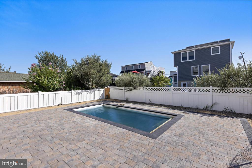 328 N 7TH STREET