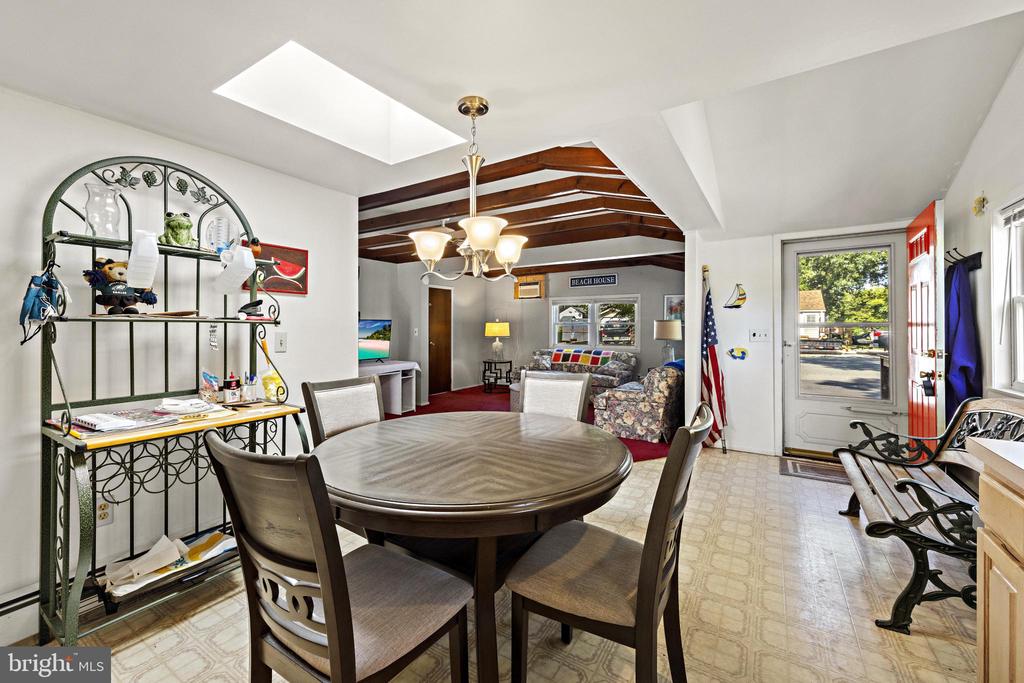 901 BEACH BOULEVARD