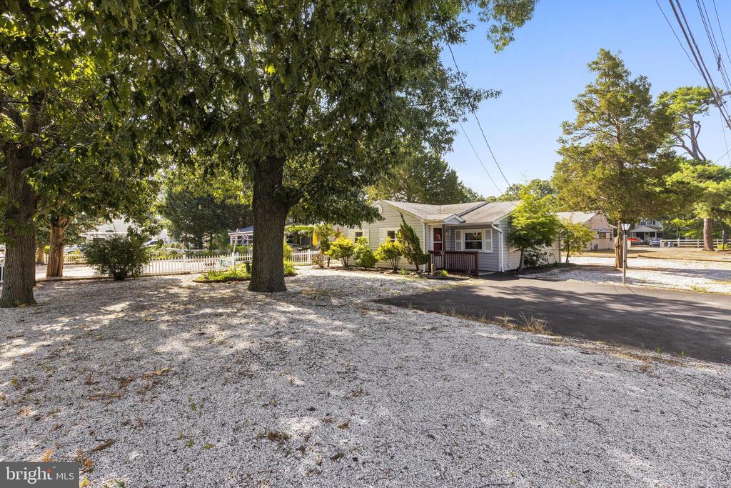 901 BEACH BOULEVARD