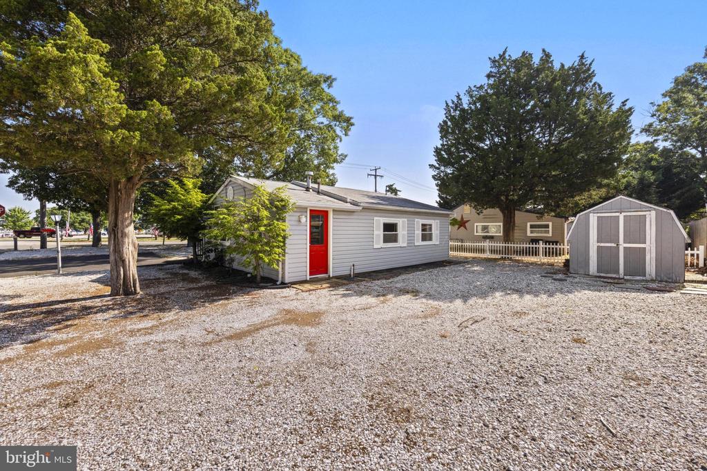 901 BEACH BOULEVARD