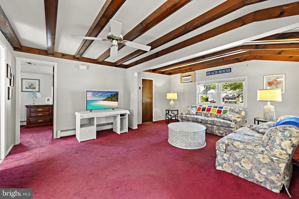 901 BEACH BOULEVARD
