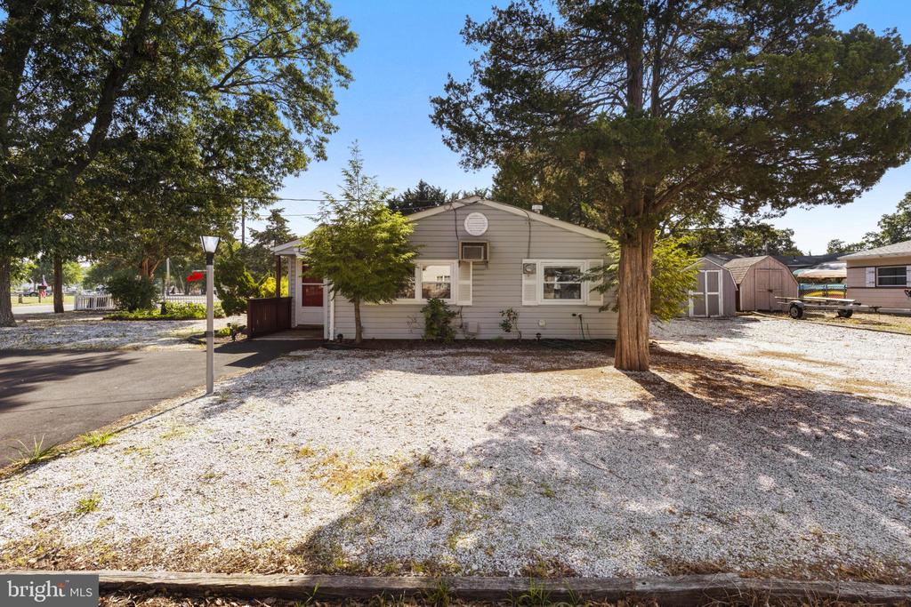 901 BEACH BOULEVARD
