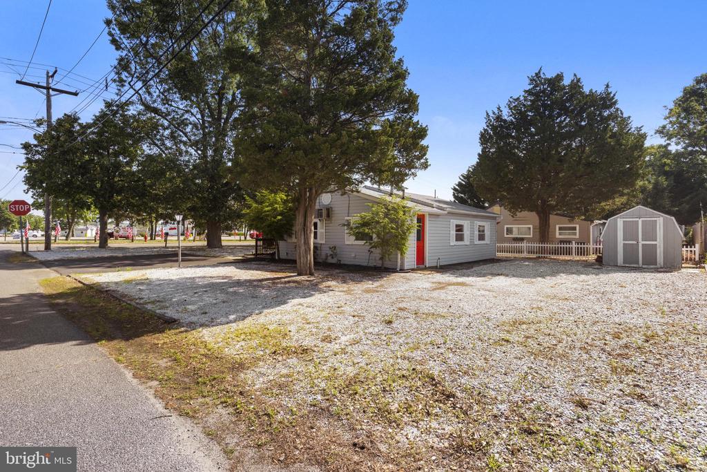 901 BEACH BOULEVARD