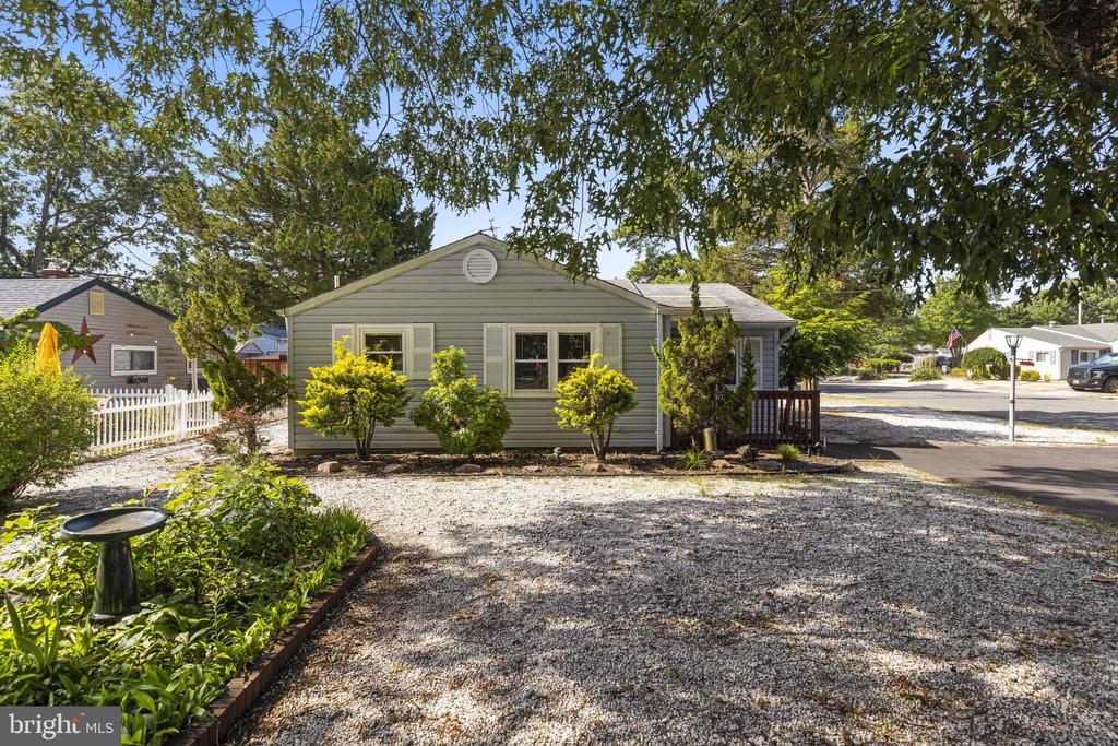 901 BEACH BOULEVARD