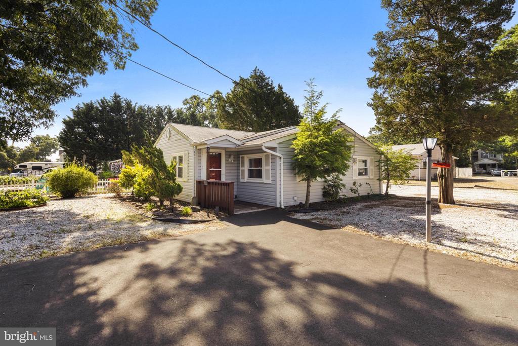 901 BEACH BOULEVARD