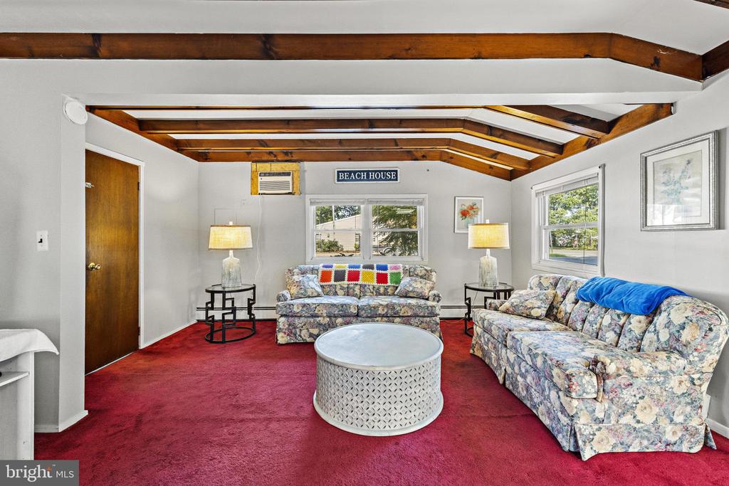 901 BEACH BOULEVARD