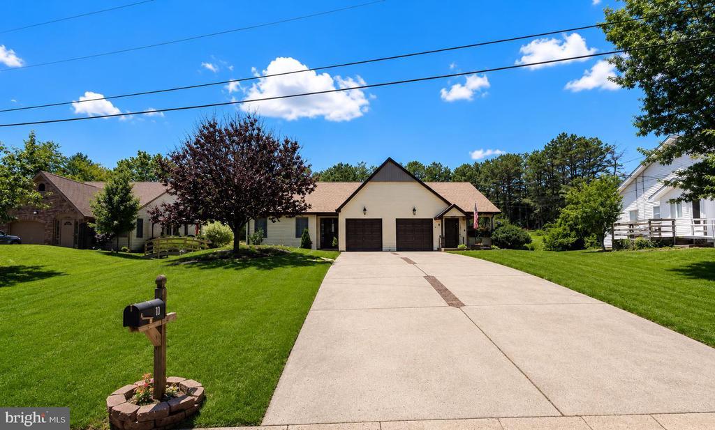 10 CEDAR AVENUE