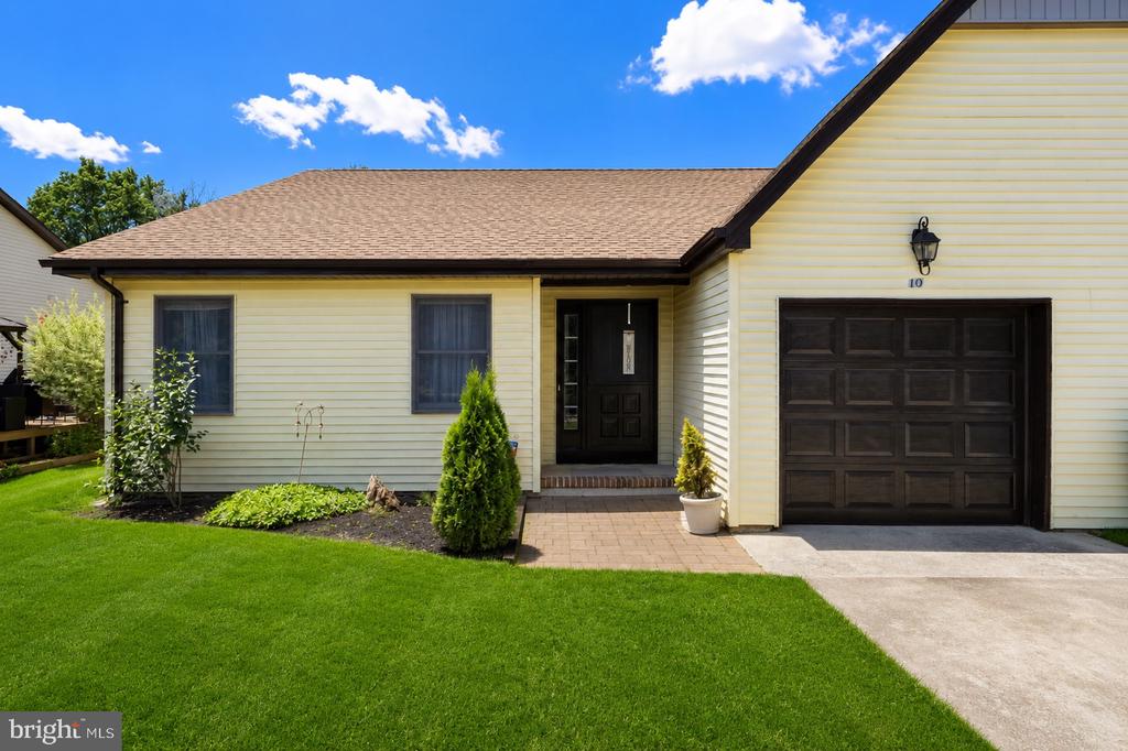 10 CEDAR AVENUE