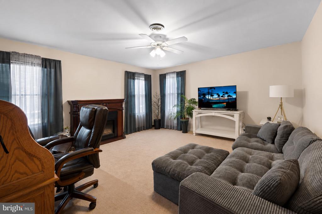 10 CEDAR AVENUE