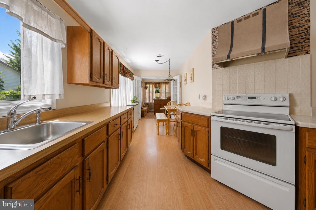 10 CEDAR AVENUE
