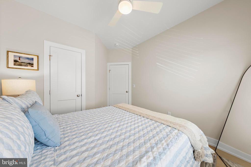 2600 LONG BEACH BOULEVARD Unit: 8