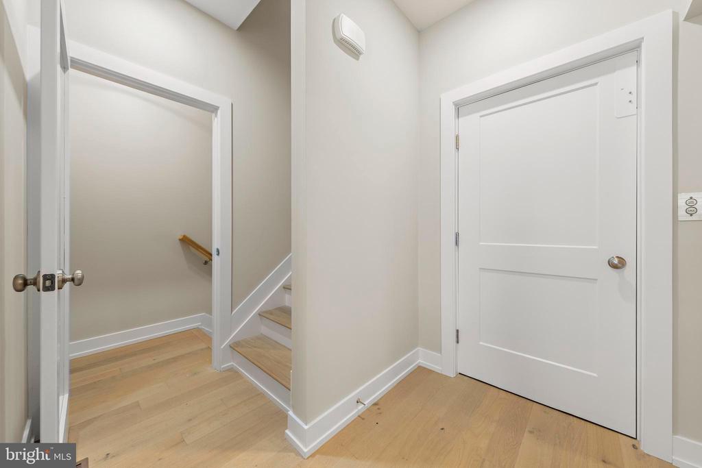 2600 LONG BEACH BOULEVARD Unit: 8