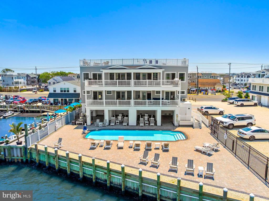 2600 LONG BEACH BOULEVARD Unit: 8