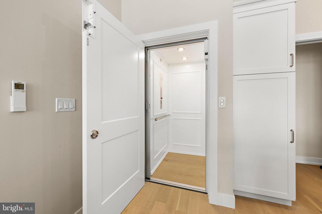 2600 LONG BEACH BOULEVARD Unit: 8