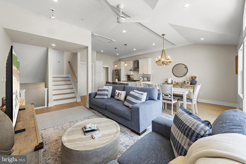 2600 LONG BEACH BOULEVARD Unit: 8