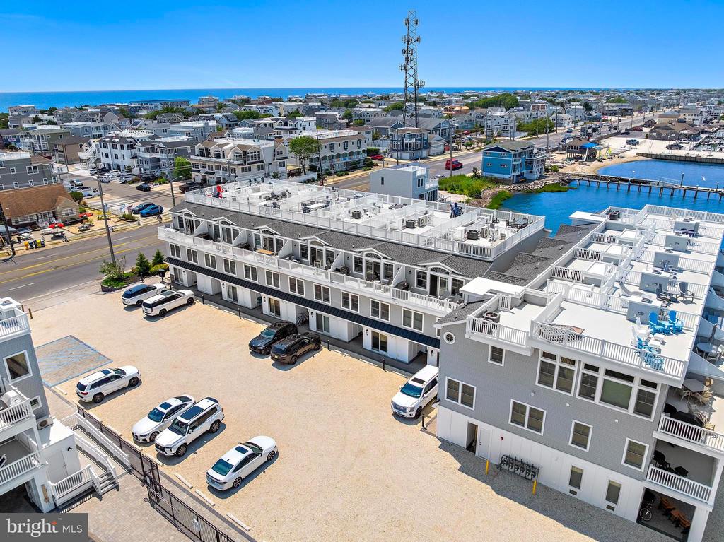 2600 LONG BEACH BOULEVARD Unit: 8