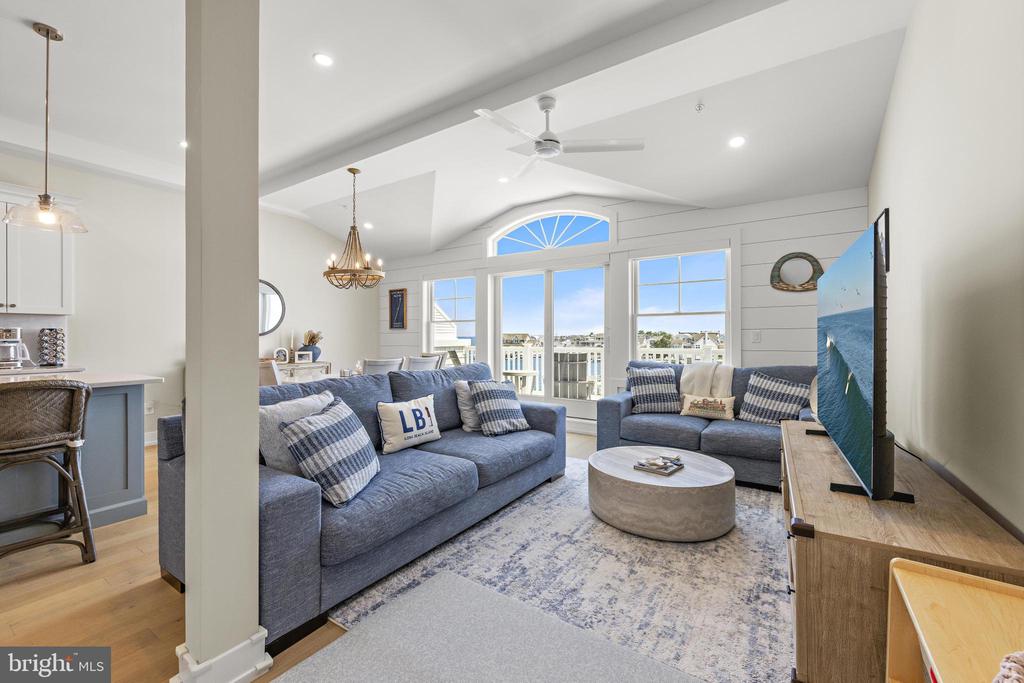 2600 LONG BEACH BOULEVARD Unit: 8