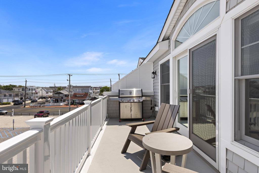 2600 LONG BEACH BOULEVARD Unit: 8