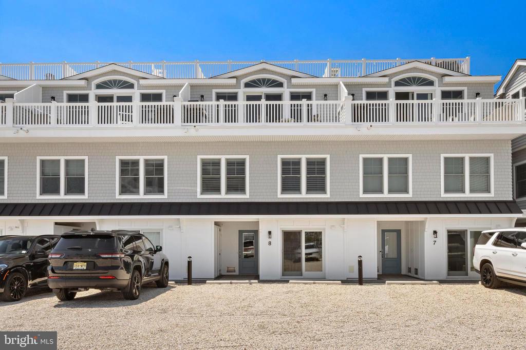2600 LONG BEACH BOULEVARD Unit: 8