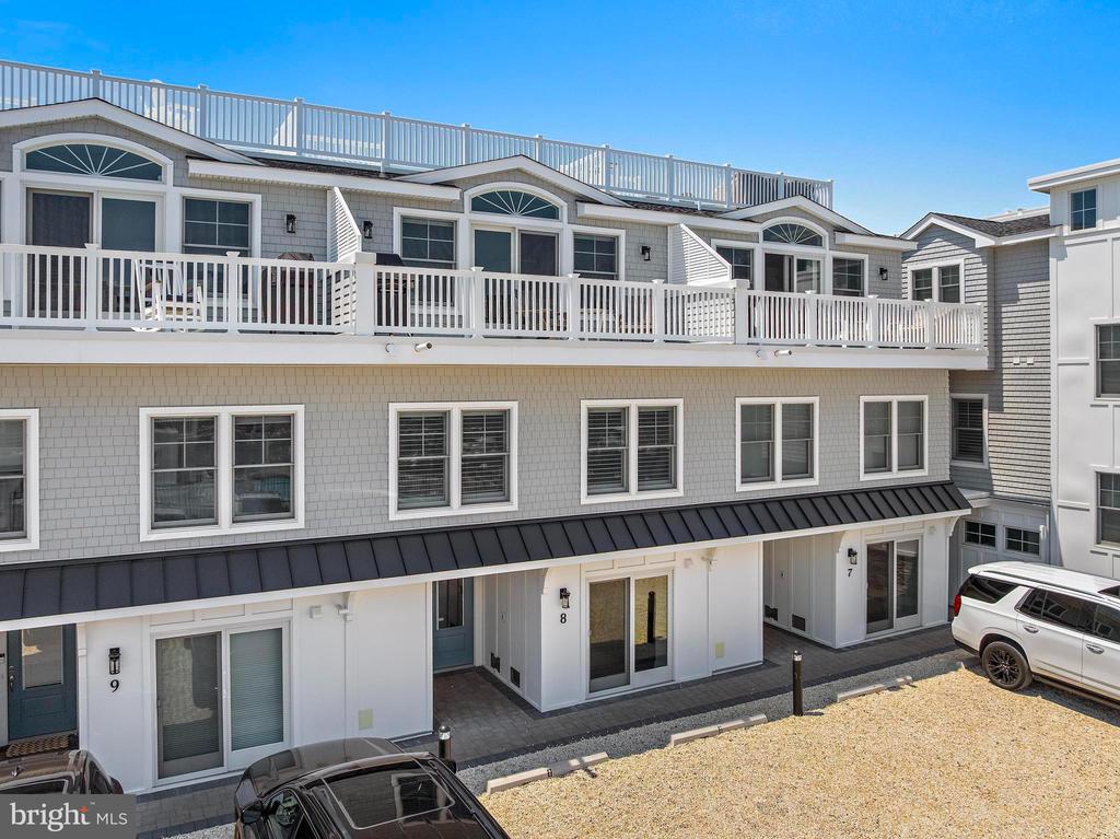2600 LONG BEACH BOULEVARD Unit: 8