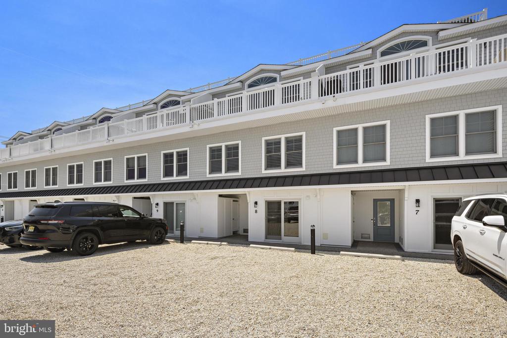 2600 LONG BEACH BOULEVARD Unit: 8