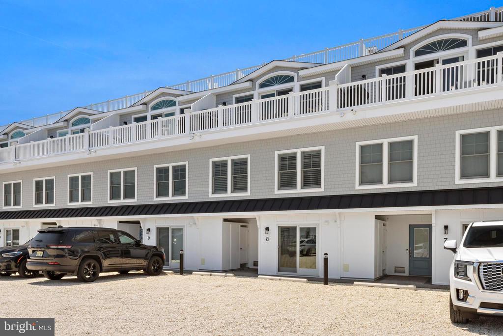 2600 LONG BEACH BOULEVARD Unit: 8