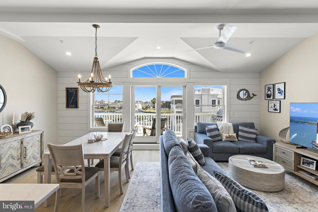 2600 LONG BEACH BOULEVARD Unit: 8
