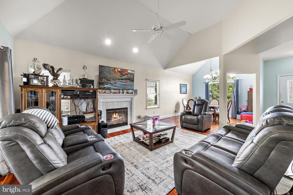 1016 BEACH LANE