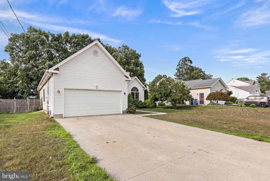 1016 BEACH LANE