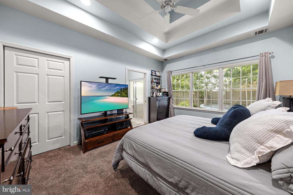 1016 BEACH LANE