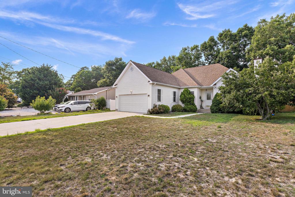 1016 BEACH LANE