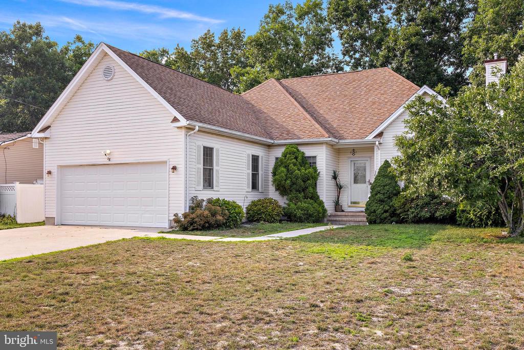 1016 BEACH LANE