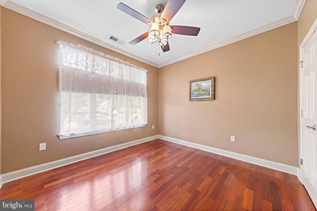 256 NEWPORT WAY