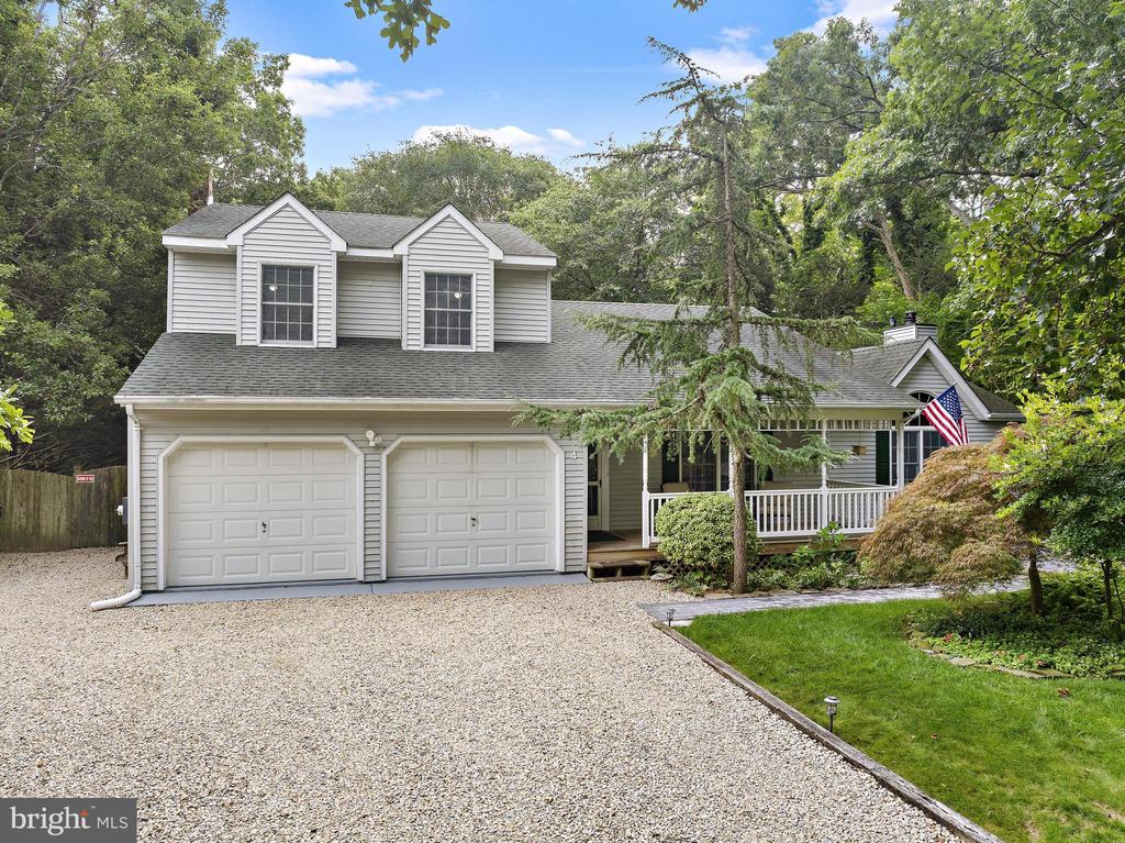 4 PINE OAK DRIVE