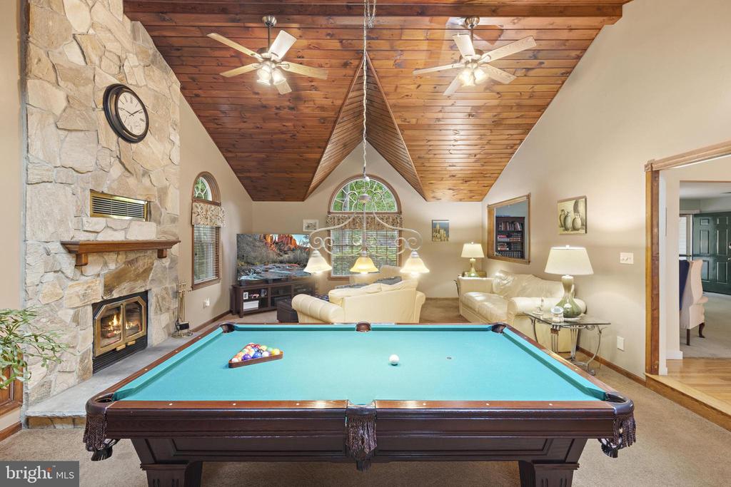 4 PINE OAK DRIVE