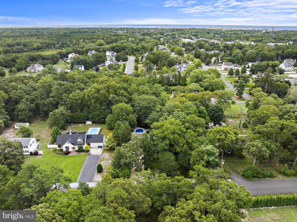 4 PINE OAK DRIVE