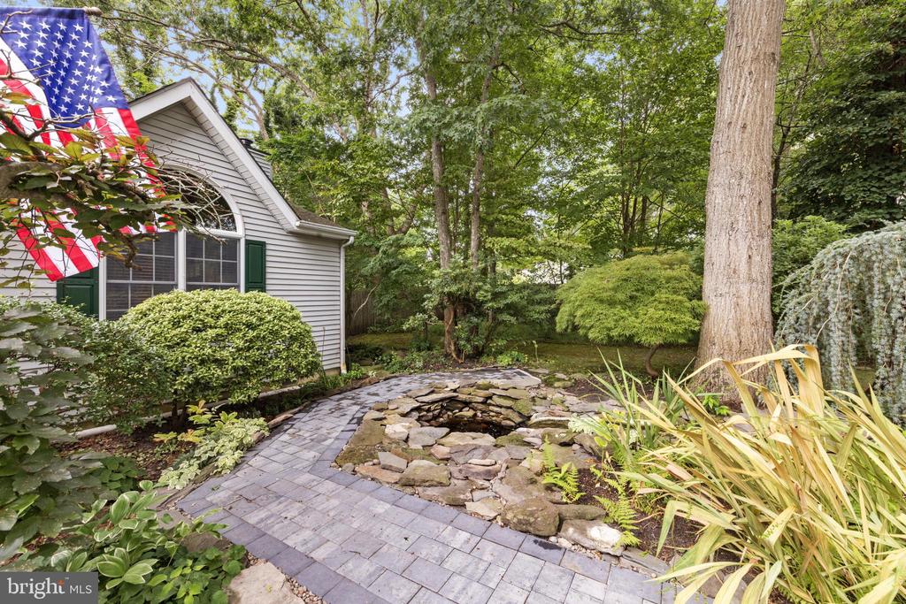 4 PINE OAK DRIVE