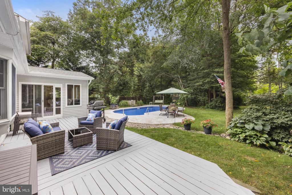 4 PINE OAK DRIVE