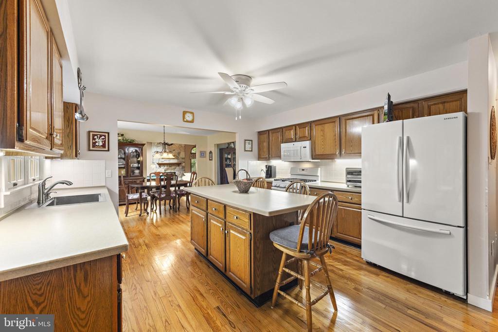 4 PINE OAK DRIVE