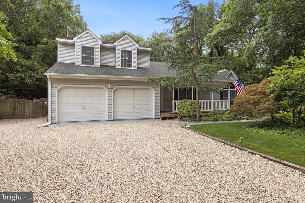 4 PINE OAK DRIVE
