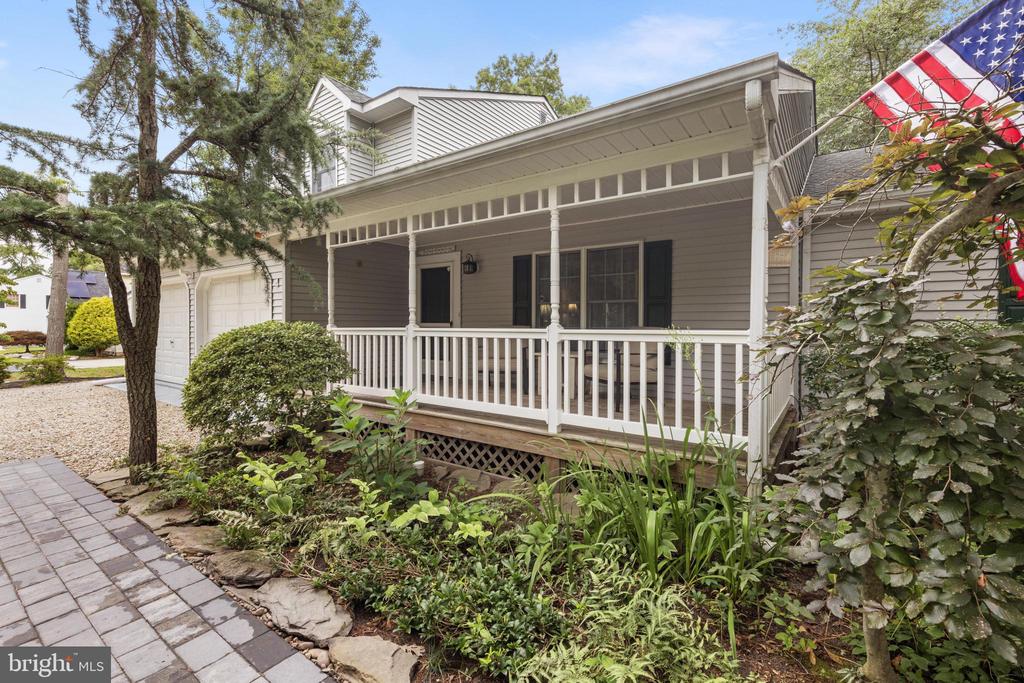 4 PINE OAK DRIVE