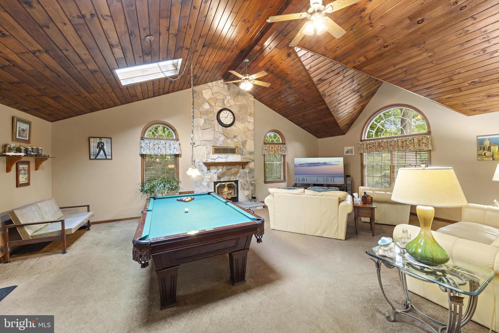 4 PINE OAK DRIVE