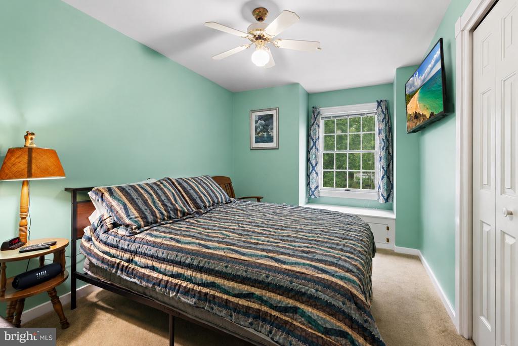 4 PINE OAK DRIVE