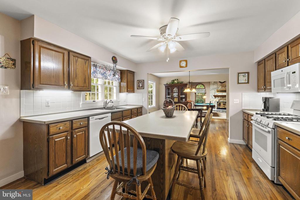 4 PINE OAK DRIVE