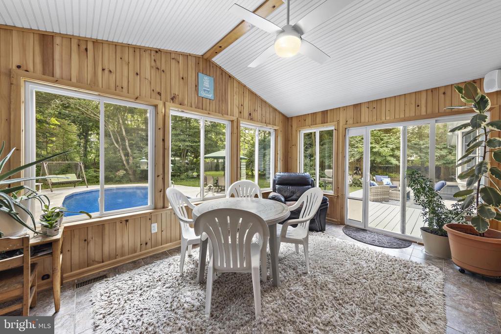 4 PINE OAK DRIVE