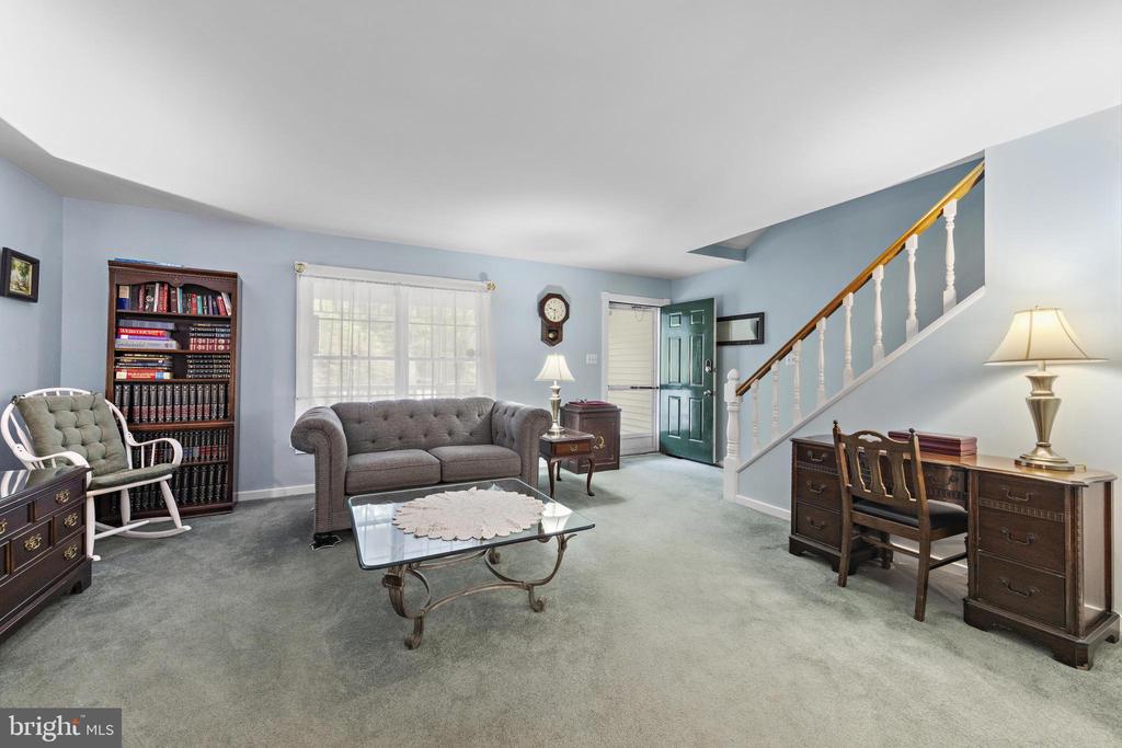 4 PINE OAK DRIVE
